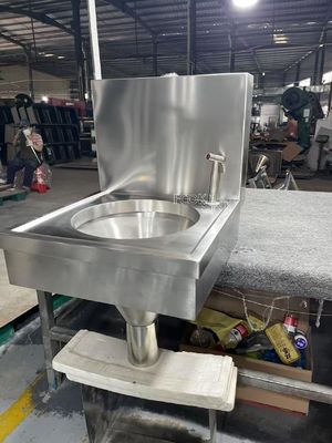 Wall Mounted Stainless Steel 304/316 Utility Single Bowl Sluice Sinks Spray gun Faucet  With Flush Valve Cistern For Hospitals, clinic Medical Surgery