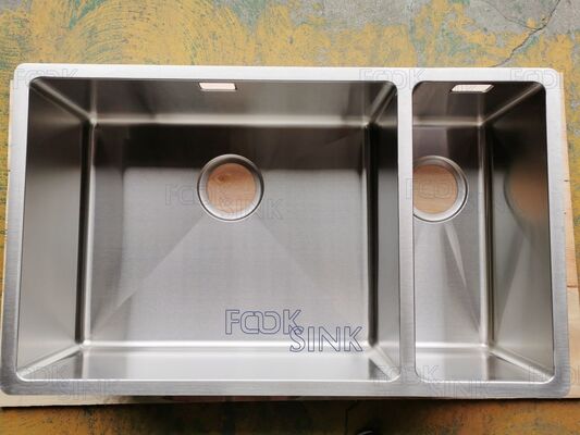 Popular High-End Multifunctional Double Bowl Sinks Custom Size Handmade Sus304 Stainless Steel Undermount Durable Scratch-Resistant Kitchen Sinks